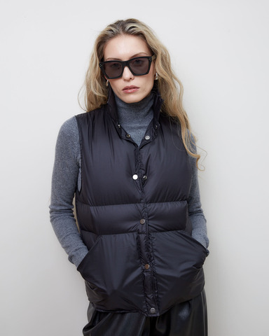 Жилет пуховый из итальянского нейлона черный
