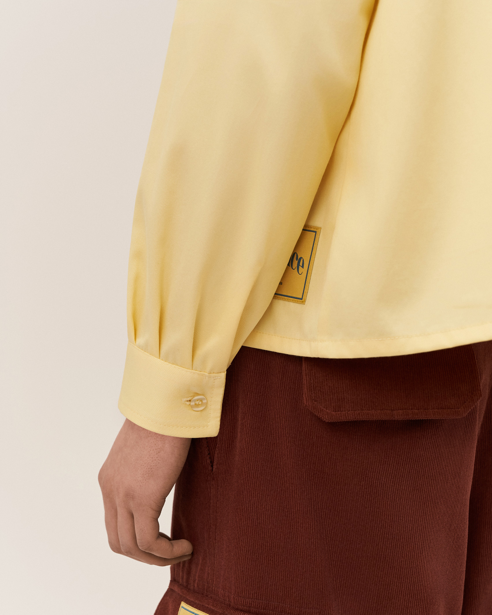 Приталенная рубашка из вискозы