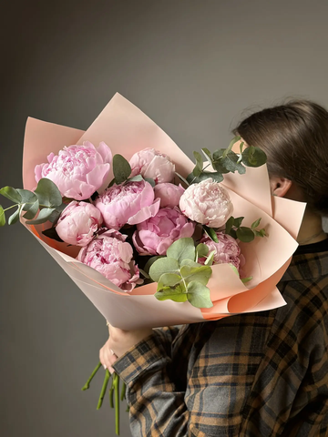 «Букет пионов с эвкалиптом»