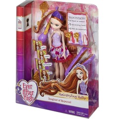 Холли О'Хара с набором для создания причесок