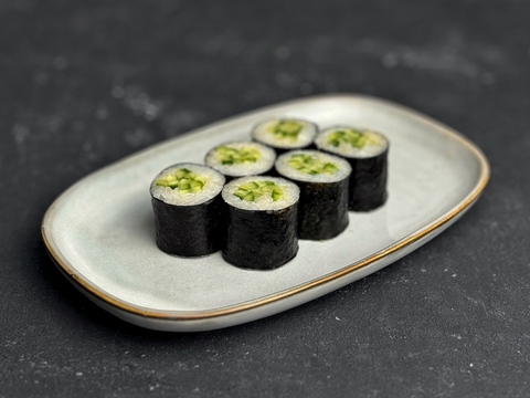 Хосомаки с огурцом