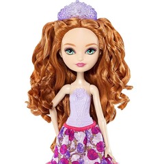 Холли О'Хара с набором для создания причесок