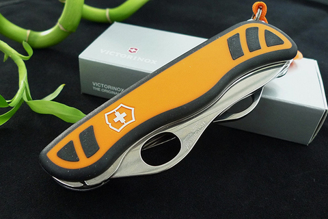 Нож складной Victorinox Hunter XT Grip, 111 mm, 6 функций (0.8341.MC9)