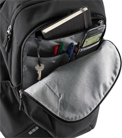 Картинка рюкзак городской Deuter Giga 28 black - 14
