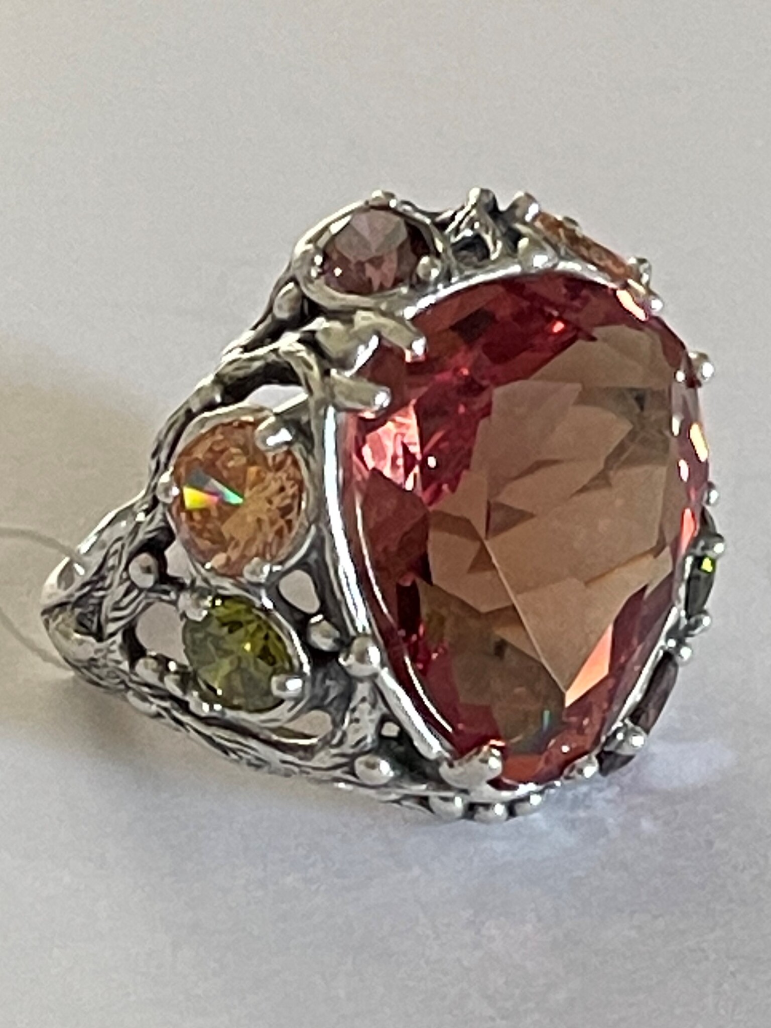 Даная-султанит (кольцо из серебра)