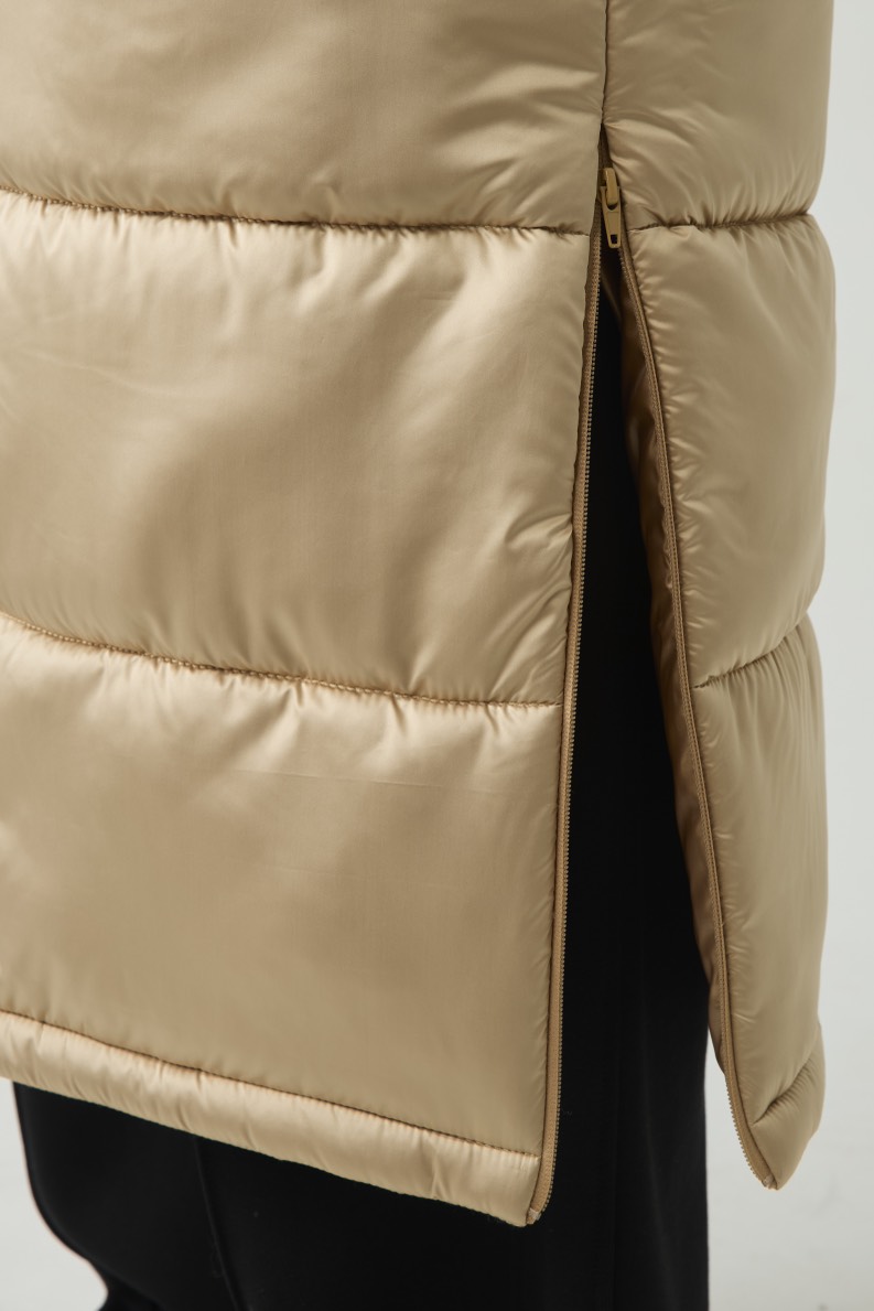 Пуховик длинный стеганый, золотой