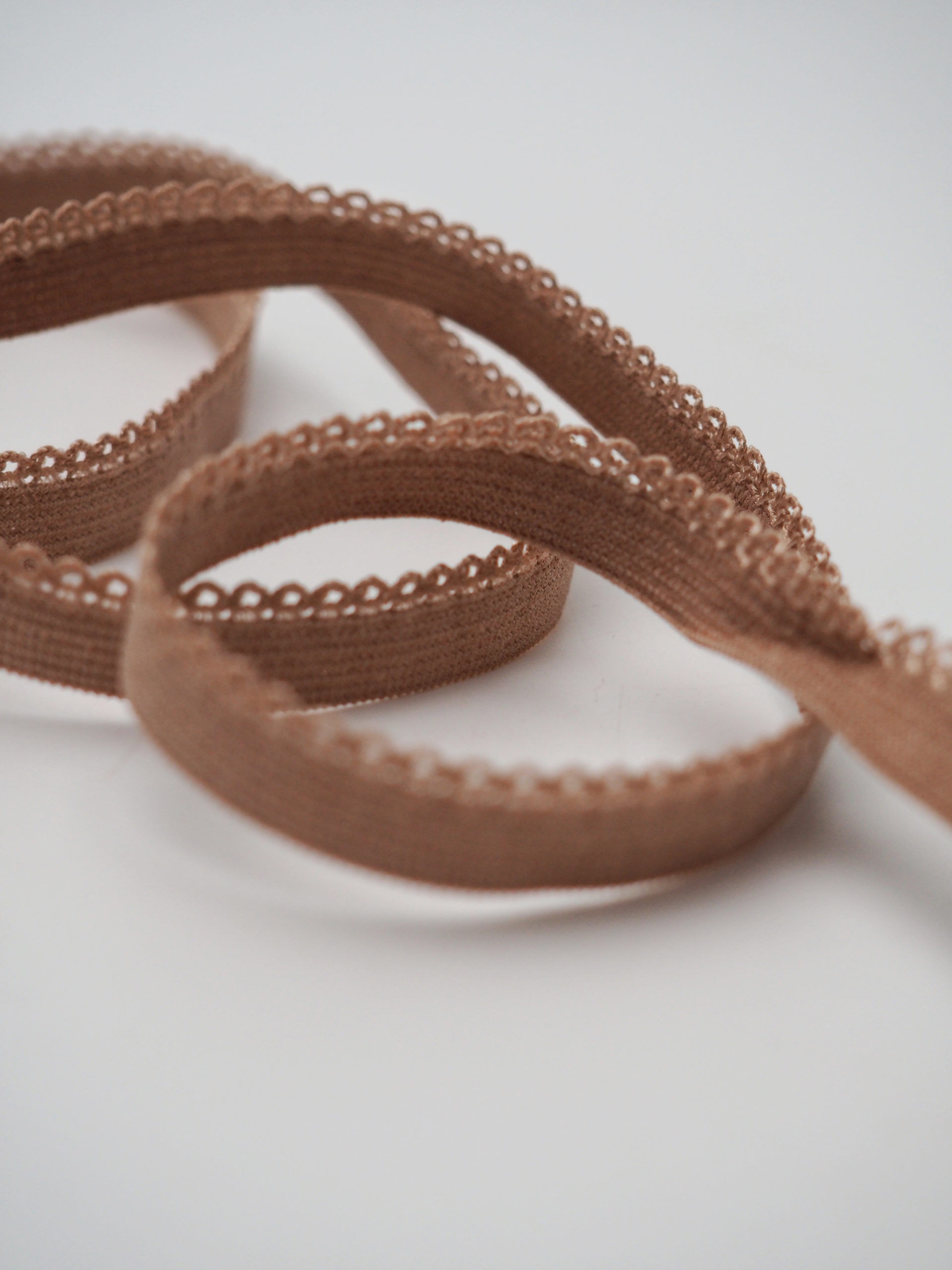 Резинка бельевая коричневая ажурная 9 мм без учета фестона