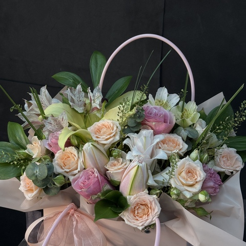 Сумочка с лилиями и розами