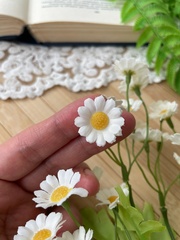 Ромашки луговые искусственные, Белые, d цветочка - 2,5 см, ветка 52 см, 1 ветка