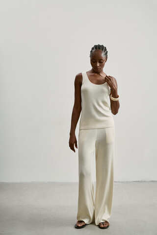 Топ ESSENTIAL, молочный