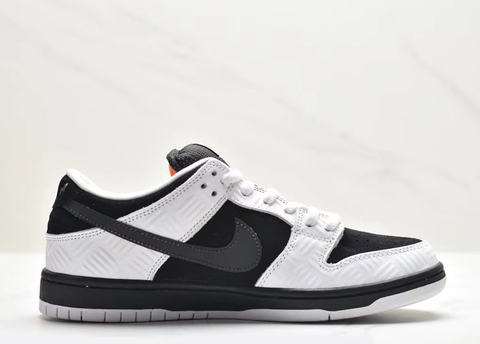 Tightbooth x Nike Dunk Low SB 