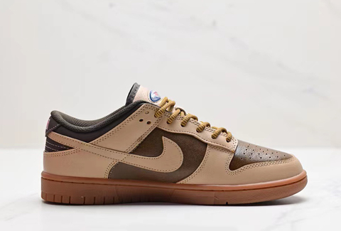 Nike Dunk Low LX '1972' 