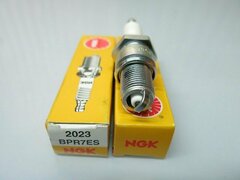 Свеча зажигания NGK BPR7ES