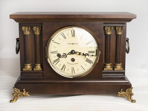 Настольные часы Howard Miller 630-212 Circa