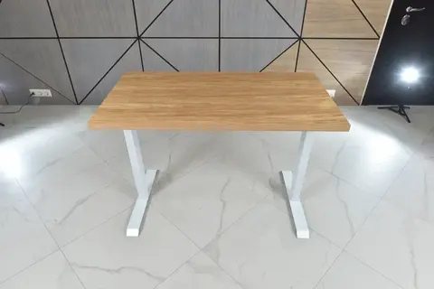 Регулируемый компьютерный стол Bazalt с регулировкой по высоте — столешница МДФ Дуб европейский