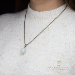 Подвеска яйцо Фаберже из белого нефрита.