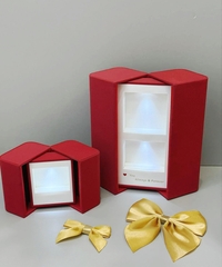 podarochnaya-korobka-shkatulka-dlya-kolca-nabora-ukrashenij-s-podsvetkoj