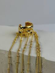 kaff-na-uho-s-dekorom-dlinnye-cepochki