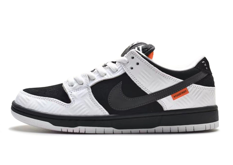 Tightbooth x Nike Dunk Low SB 