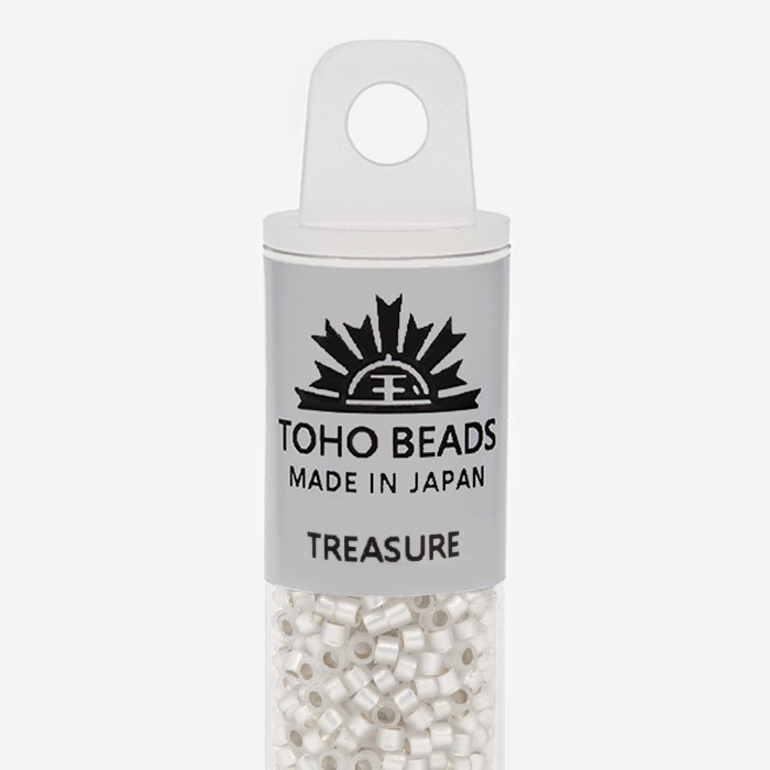 Японский бисер TOHO Treasure (№2100), с внутренним серебрением, непрозрачный глянцевый
