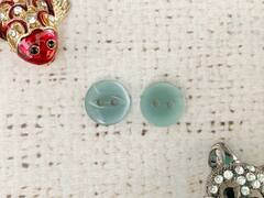 Пуговицы блузочные, d 1,1 см, 2 прокола, бледный ментол