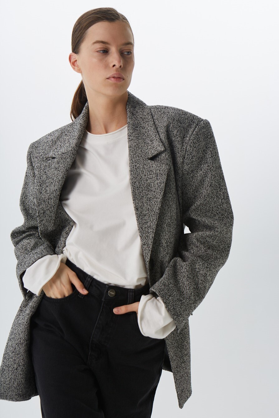Пальто-пиджак женское, шерсть, черно-белая рогожка