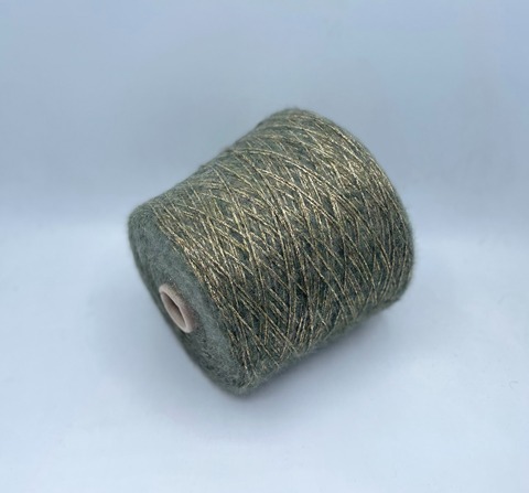 G&G Filati (пр.Италия),art-Soffice 300/100гр,60%Меринос 25%Шелк 15% Люрекс , цвет-Зеленый+люрекс. арт.28027