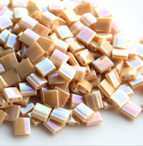 TL-0488 Opaque Pear AB