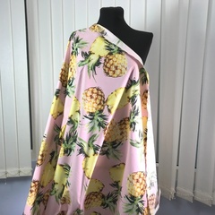 Ткань хлопок поплин с ананасами на розовом фоне 2054