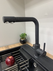 Смеситель для кухни с выходом для питьевой воды цвет черный Accoona A5179-4F