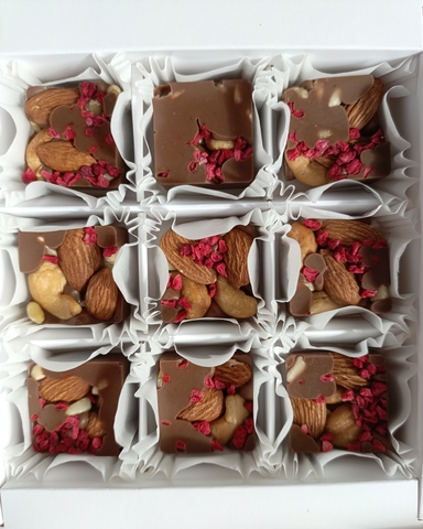 Конфеты ручной работы с орехами