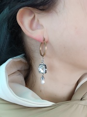 20435 -Серьги ассиметричные с подвеской в форме подковы Alexander McQueen