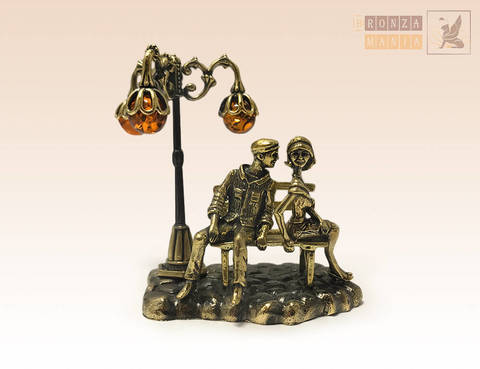 фигурка Влюбленные с янтарным фонариком