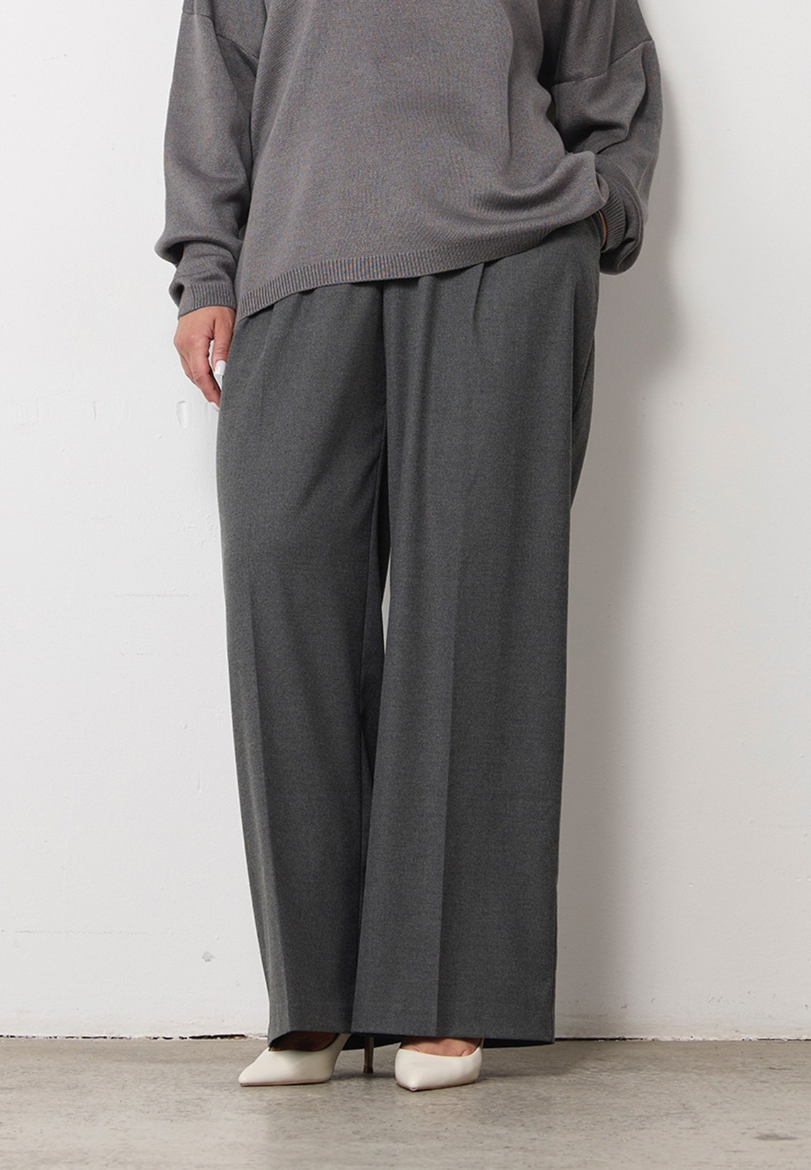 Брюки со стрелками; серый