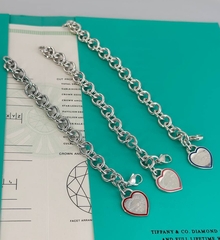 Браслет-цепь из неродированного серебра 925 пробы Return to с подвеской сердце с окантовкой