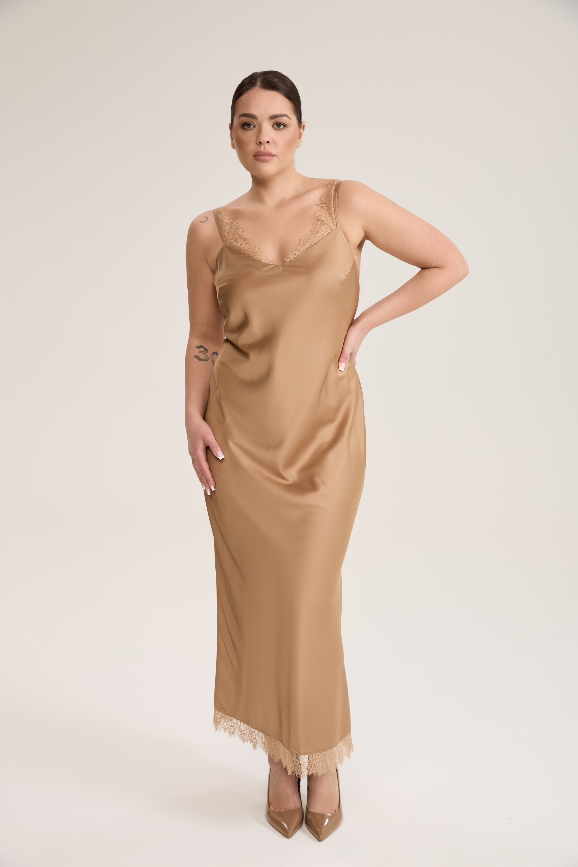 Платье-комбинация с кружевом, капучино