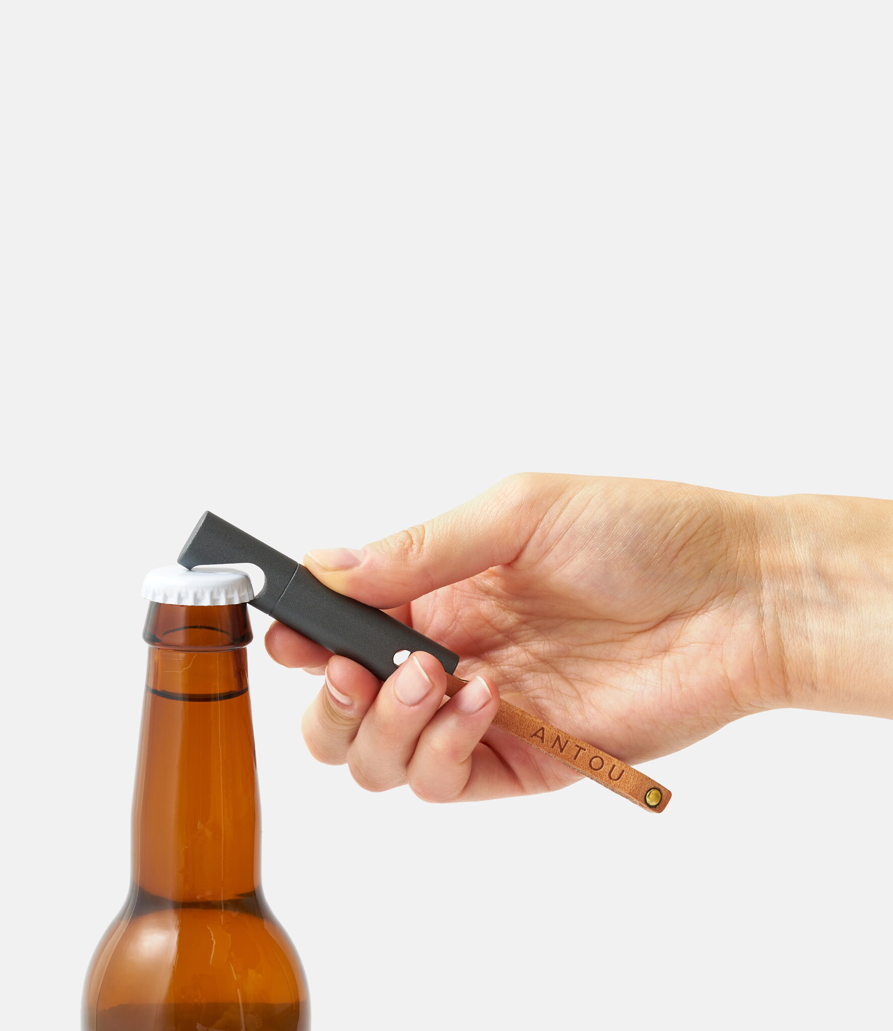 Antou F Bottle Opener Black — открывалка для бутылок