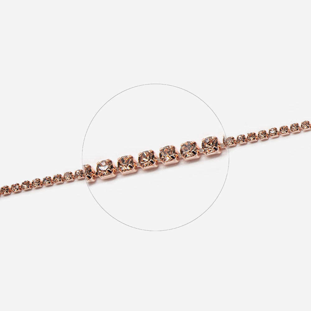 Стразовая цепь, 2мм, персиково-розовый кристалл в цапах оттенка розовое золото