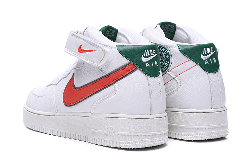 Белые кроссовки средней высоты Nike Air Force 1 Mid купить с бесплатной  доставкой по России на сайте интернет-магазина Basketroom.ru