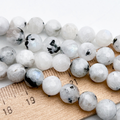 Лунный камень граненый с включениями бусины, диаметр около 8 мм, цена за 12 шт (1/4 нити)