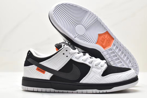 Tightbooth x Nike Dunk Low SB 