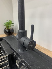 Смеситель для кухни с выходом для питьевой воды цвет черный Accoona A5179-4F