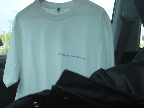 Футболка FOS Listening to Noise and Silence белая