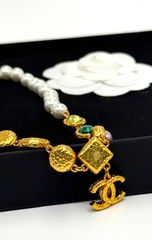 Колье-чокер из жемчуга с цветными камнями CHANEL