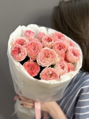 Букет из 5 розовых кустовых роз "Изабелла"