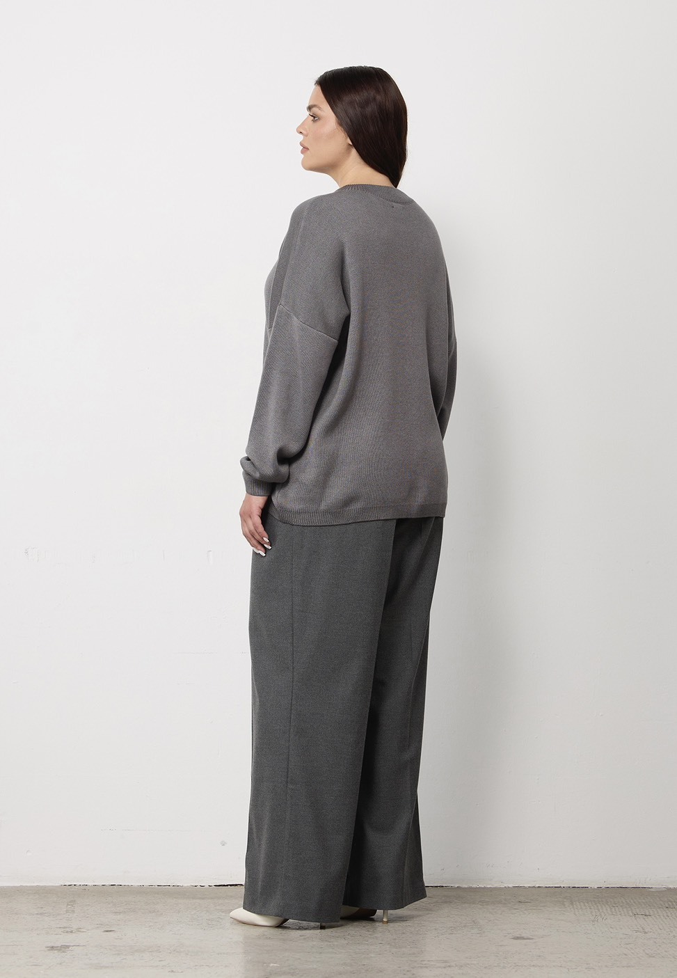 Брюки со стрелками; серый