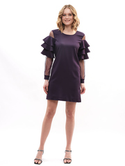 Платье с воланами на рукавах