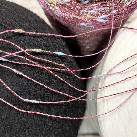 Лен (35%) с люрексом и шишибриками NODINO DI LINO 600 бордовый с золотом и голубым