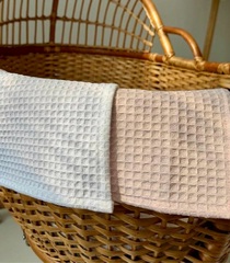 Вафельные салфетки для кормления (белый+пудра)