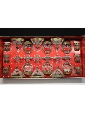 Подарочный набор фужеров для вина.